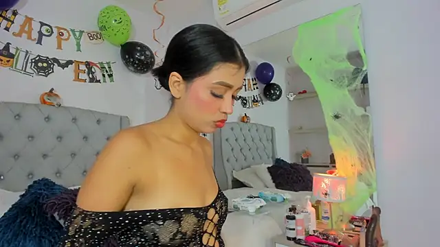 TianaReedd online show from October 18, 1:03 pm