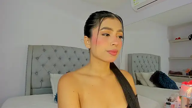 TianaReedd online show from October 10, 12:43 pm