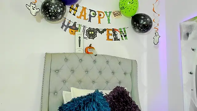 TianaReedd online show from October 20, 12:19 pm