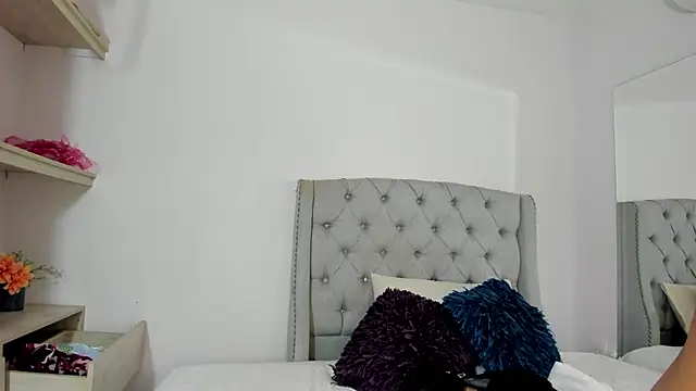 TianaReedd online show from October 7, 12:09 pm