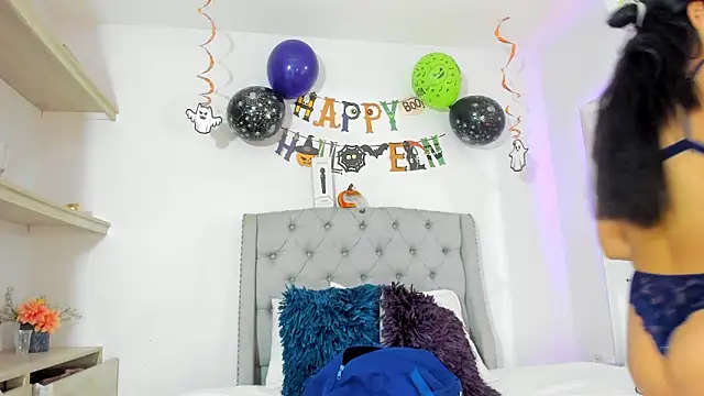 TianaReedd online show from October 21, 12:20 pm