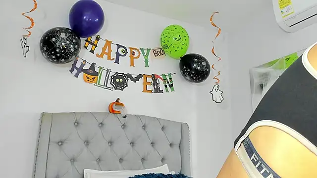 TianaReedd online show from October 22, 12:32 pm