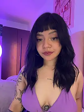 Ashley Chriss online show from December 18, 7:02 am