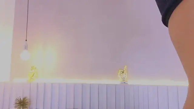 Snapshot of Aida_moreno chatting on October 23, 12:00 pm Aida moreno online show from October 23, 12:00 pm