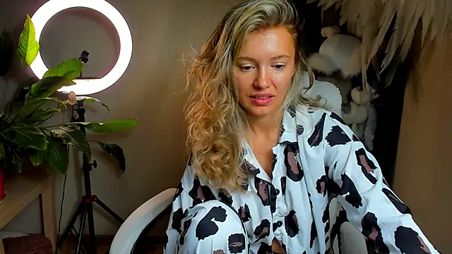 foxy blond online show from November 28, 12:24 am