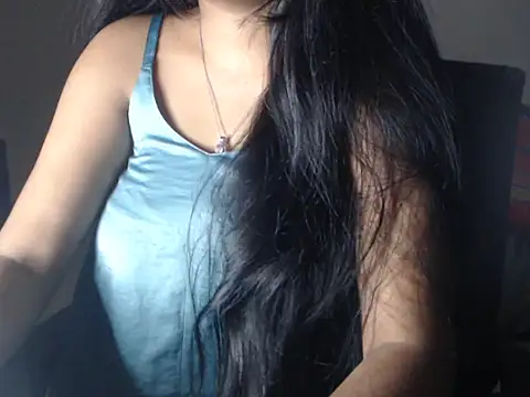 Devil Erin online show from December 18, 9:30 pm