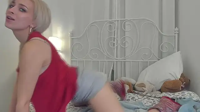 Snapshot of SakuFox chatting on September 29, 8:47 pm SakuFox online show from September 29, 8:47 pm