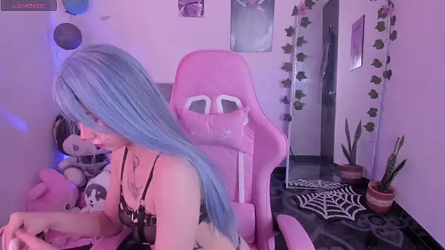 Snapshot of cami_mila9 chatting on October 30, 9:05 pm cami mila9 online show from October 30, 9:05 pm