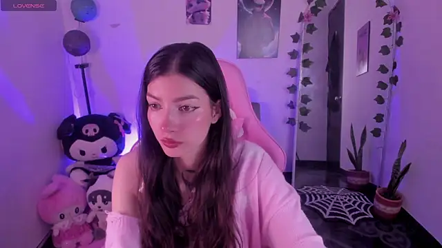 Snapshot of cami_mila9 chatting on October 18, 10:44 pm cami mila9 online show from October 18, 10:44 pm