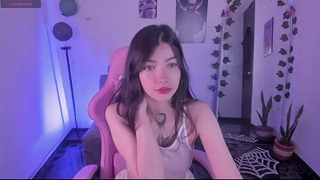 Snapshot of cami_mila9 chatting on October 2, 10:48 pm cami mila9 online show from October 2, 10:48 pm