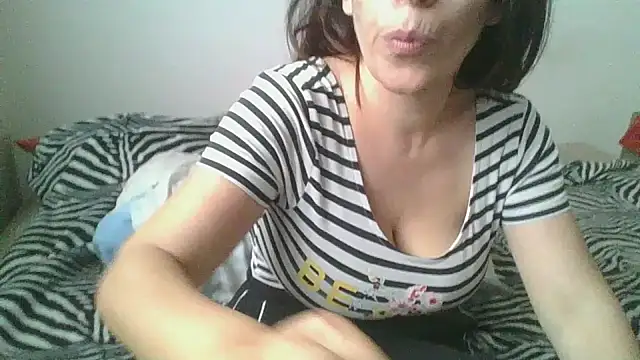 Snapshot of hairygirl80 chatting on September 9, 1:22 pm hairygirl80 online show from September 9, 1:22 pm