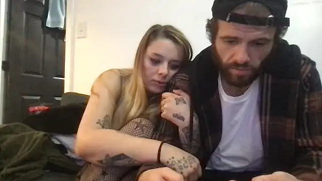 Snapshot of SpunCandy chatting on November 1, 3:43 am SpunCandy online show from November 1, 3:43 am