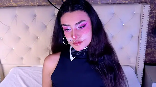 Snapshot of SeleneeEvanss chatting on October 24, 10:22 am SeleneeEvanss online show from October 24, 10:22 am