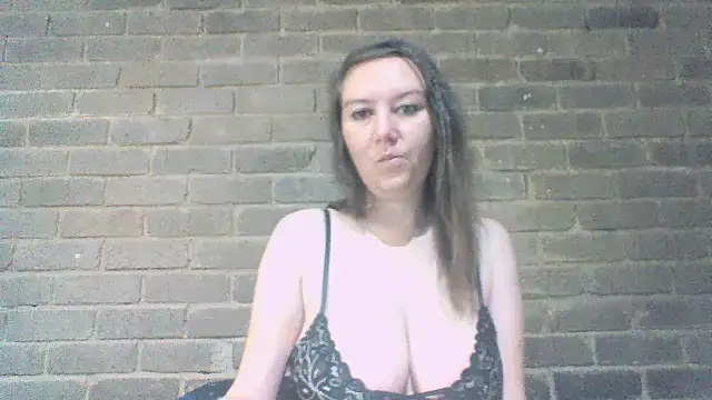 EksJouneMwah online show from October 19, 7:54 am