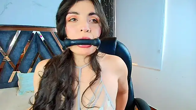 Snapshot of Amara_vega chatting on October 7, 3:27 pm Amara vega online show from October 7, 3:27 pm