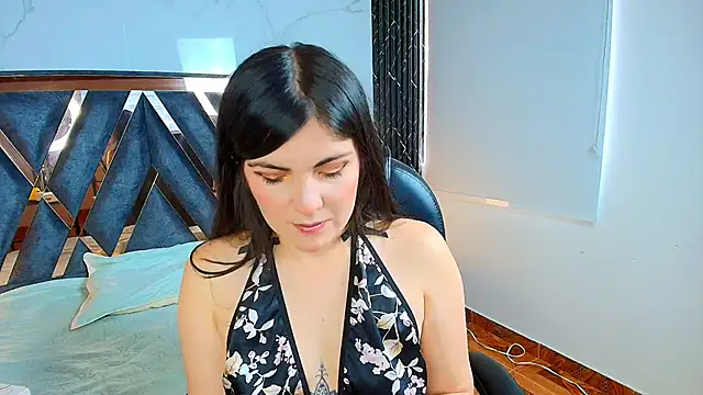 Snapshot of Amara_vega chatting on October 6, 12:44 pm Amara vega online show from October 6, 12:44 pm