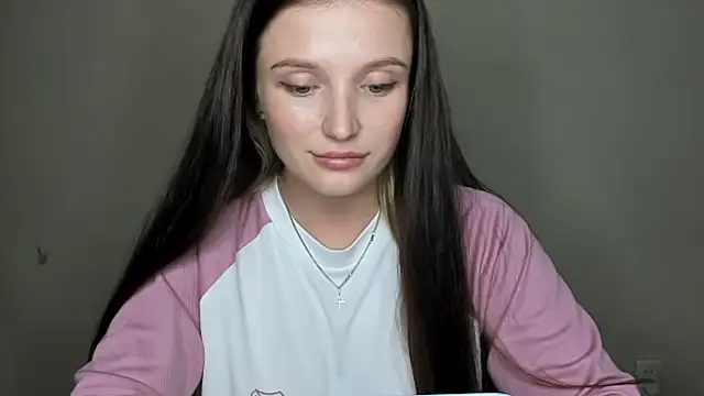 Snapshot of EvaaMillerr99 chatting on September 28, 7:08 pm EvaaMillerr99 online show from September 28, 7:08 pm