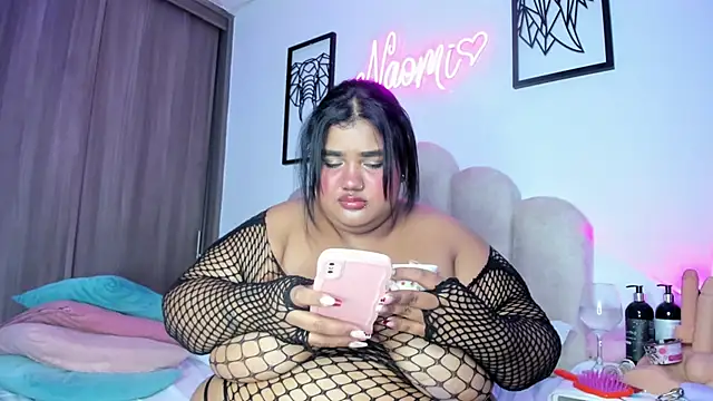 NaomiAsha online show from May 11, 4:04 pm