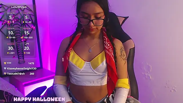 Snapshot of Stefanygp chatting on October 31, 2:10 pm Stefanygp online show from October 31, 2:10 pm