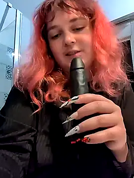 Snapshot of LadyRochester chatting on October 28, 1:00 am LadyRochester online show from October 28, 1:00 am