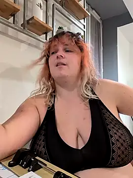 Snapshot of LadyRochester chatting on September 19, 12:20 am LadyRochester online show from September 19, 12:20 am