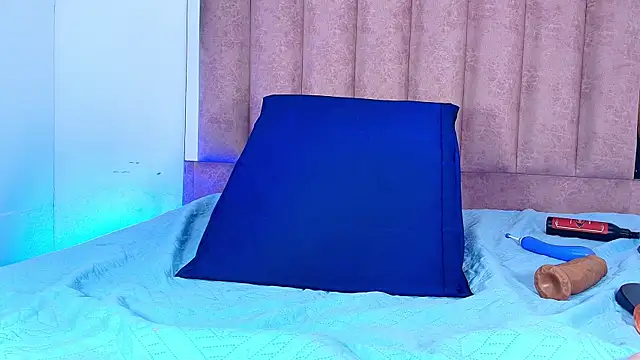 Snapshot of anisha_x chatting on October 6, 9:30 pm anisha x online show from October 6, 9:30 pm