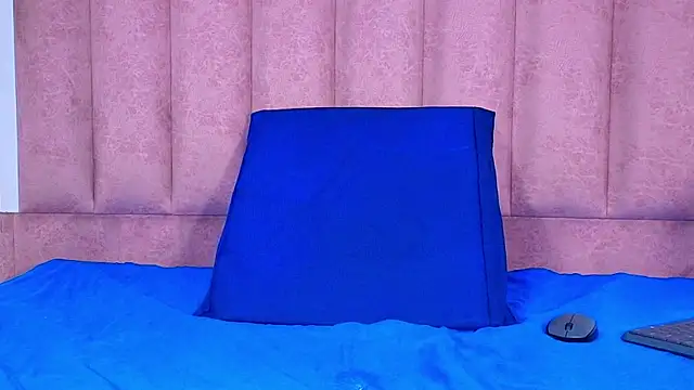 Snapshot of anisha_x chatting on September 28, 8:14 pm anisha x online show from September 28, 8:14 pm