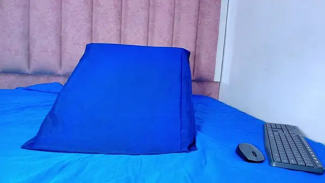 Snapshot of anisha_x chatting on October 26, 8:15 pm anisha x online show from October 26, 8:15 pm