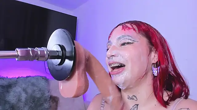 Snapshot of annika_taylor chatting on September 18, 3:05 am annika taylor online show from September 18, 3:05 am