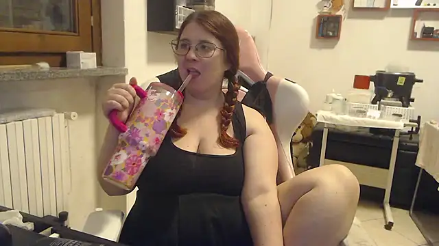 Snapshot of valerysexy chatting on October 22, 10:59 pm valerysexy online show from October 22, 10:59 pm