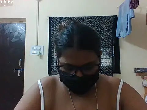 Hotmilfxox online show from May 30, 8:56 am