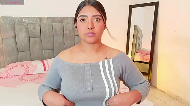 DIANEE 01 online show from June 5, 9:21 pm