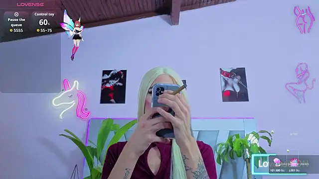 Snapshot of money_Ts_ chatting on October 28, 10:25 pm money Ts online show from October 28, 10:25 pm