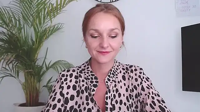 Snapshot of AliciaDesire chatting on September 16, 12:57 pm AliciaDesire online show from September 16, 12:57 pm