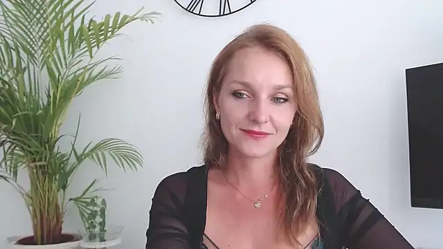 Snapshot of AliciaDesire chatting on September 9, 1:11 pm AliciaDesire online show from September 9, 1:11 pm