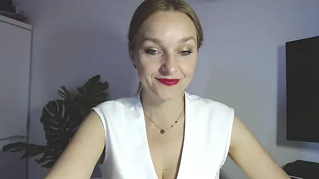 AliciaDesire online show from April 29, 6:49 am