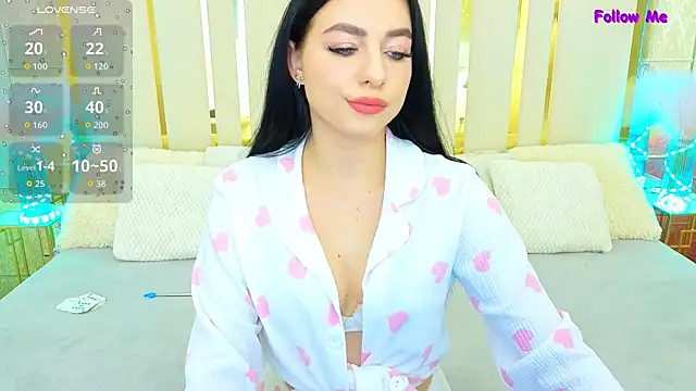 Snapshot of KitnissKiss chatting on October 8, 8:13 pm KitnissKiss online show from October 8, 8:13 pm