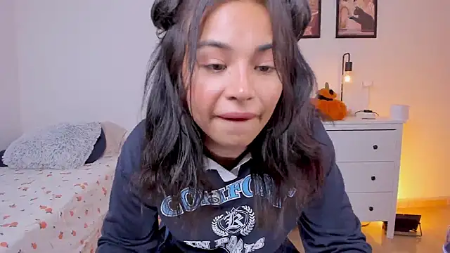 Snapshot of Adriennesexxx chatting on October 1, 5:40 pm Adriennesexxx online show from October 1, 5:40 pm