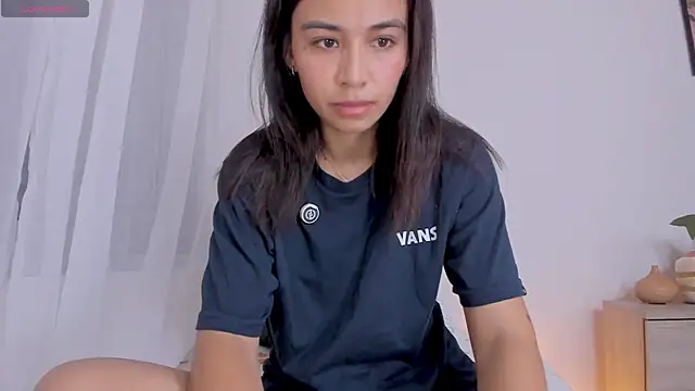 Snapshot of Adriennesexxx chatting on October 17, 6:22 pm Adriennesexxx online show from October 17, 6:22 pm