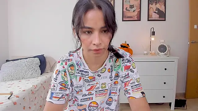 Snapshot of Adriennesexxx chatting on September 30, 4:34 pm Adriennesexxx online show from September 30, 4:34 pm