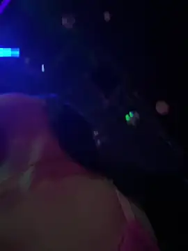 exoticmisfitt online show from April 14, 10:21 pm