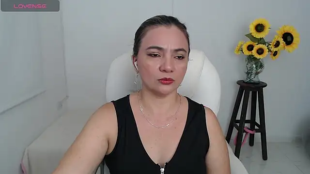 Snapshot of Ghada_milf chatting on October 18, 12:25 am Ghada milf online show from October 18, 12:25 am