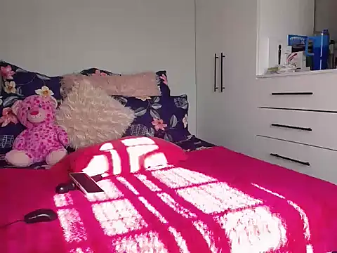 Snapshot of Amberbela chatting on September 16, 6:21 am Amberbela online show from September 16, 6:21 am