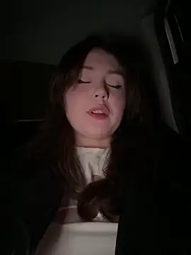 Peachy Dream online show from September 28, 6:13 pm