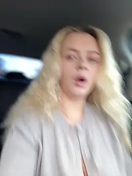 Snapshot of Love_Bri chatting on September 27, 11:17 am Love Bri online show from September 27, 11:17 am