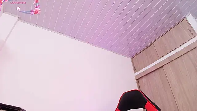 Meganbarko1 online show from November 28, 2:31 pm