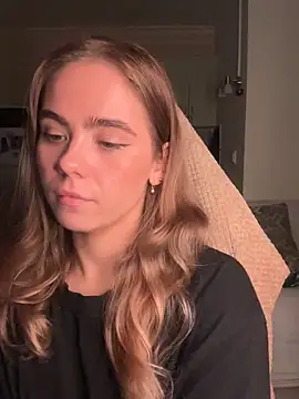 SkyBriii online show from September 26, 4:26 pm