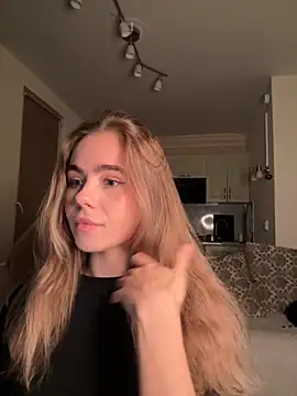 SkyBriii online show from October 2, 5:40 pm