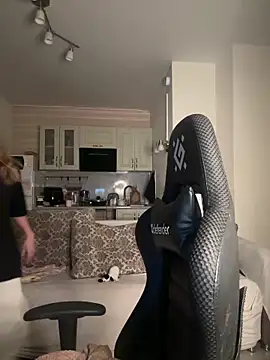 SkyBriii online show from October 21, 7:07 pm