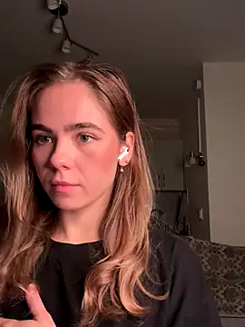 SkyBriii online show from October 27, 3:18 pm